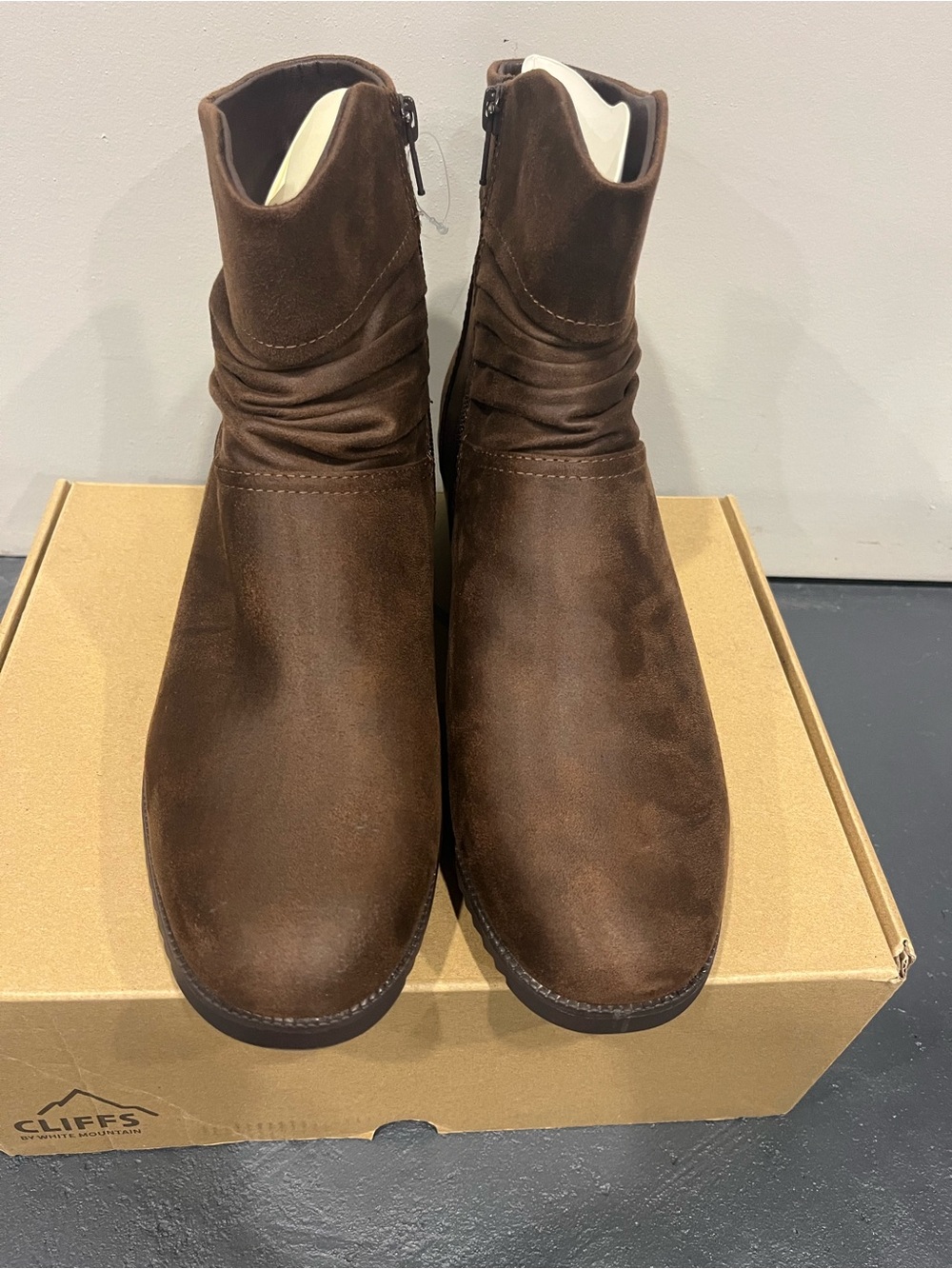 Cliffs by White Mountain Durbon Women’s Brown Ankle Boots Size 11 M NIB